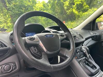 2015 Ford Escape SE   - Photo 20 - Pittsburgh, PA 15226