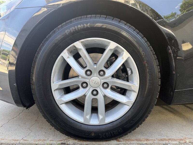 2012 Kia Optima LX - Photo 9 - Pittsburgh, PA 15226