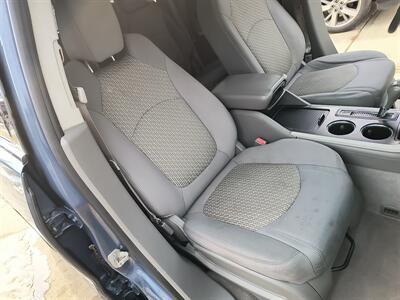 2012 Chevrolet Traverse LT   - Photo 9 - Pittsburgh, PA 15226