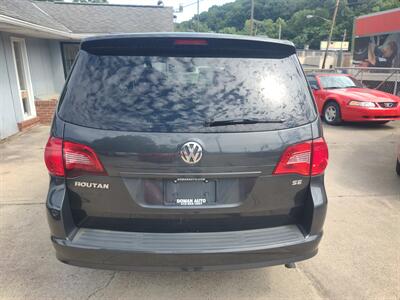 2011 Volkswagen Routan SE   - Photo 3 - Pittsburgh, PA 15226