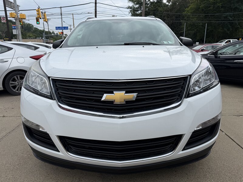 2017 Chevrolet Traverse LS - Photo 6 - Pittsburgh, PA 15226