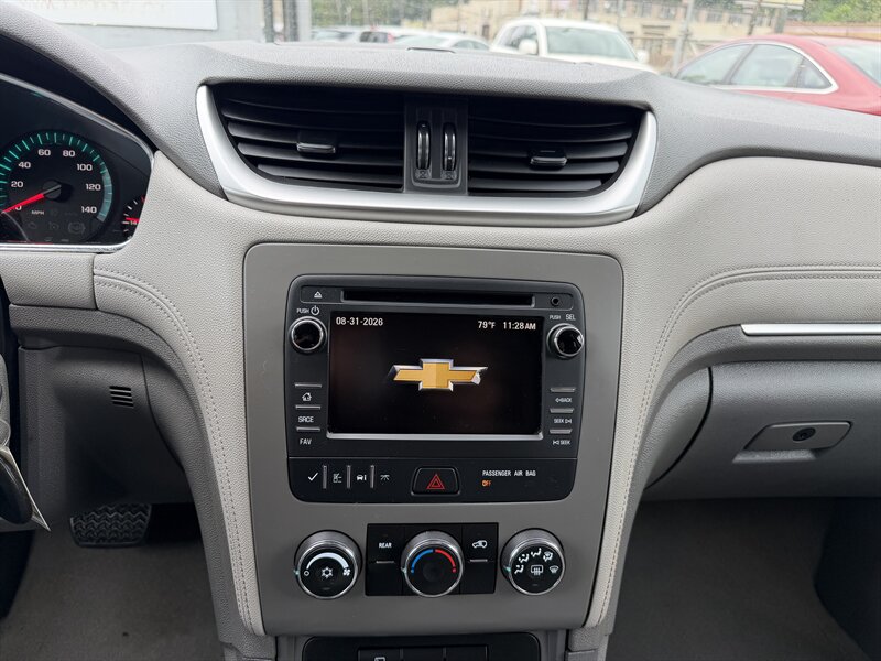 2017 Chevrolet Traverse LS - Photo 14 - Pittsburgh, PA 15226