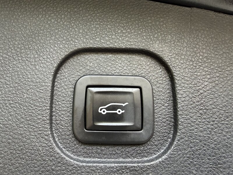 2017 Chevrolet Equinox LT - Photo 31 - Pittsburgh, PA 15226