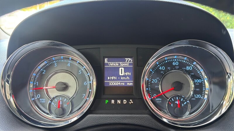 2015 Chrysler Town & Country Touring-L - Photo 23 - Pittsburgh, PA 15226