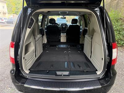 2015 Chrysler Town & Country Touring-L - Photo 39 - Pittsburgh, PA 15226