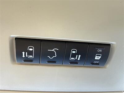 2013 Chrysler Town & Country Touring-L - Photo 27 - Pittsburgh, PA 15226