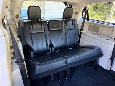 2013 Chrysler Town & Country Touring-L - Photo 34 - Pittsburgh, PA 15226