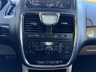 2013 Chrysler Town & Country Touring-L - Photo 25 - Pittsburgh, PA 15226