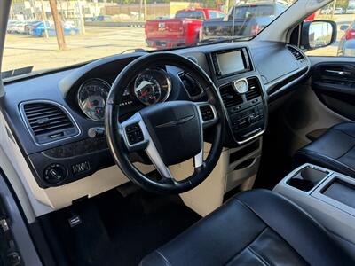 2013 Chrysler Town & Country Touring-L - Photo 18 - Pittsburgh, PA 15226