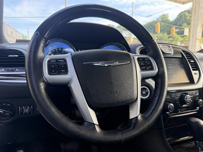 2012 Chrysler 300C   - Photo 27 - Pittsburgh, PA 15226