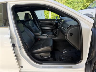 2012 Chrysler 300C   - Photo 45 - Pittsburgh, PA 15226