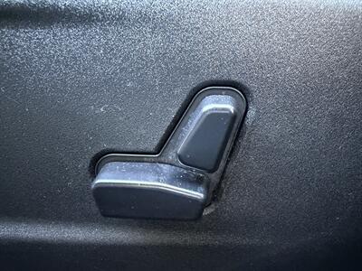 2012 Chrysler 300C   - Photo 32 - Pittsburgh, PA 15226