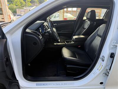 2012 Chrysler 300C   - Photo 30 - Pittsburgh, PA 15226