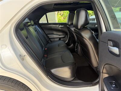 2012 Chrysler 300C   - Photo 47 - Pittsburgh, PA 15226