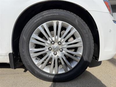 2012 Chrysler 300C   - Photo 16 - Pittsburgh, PA 15226