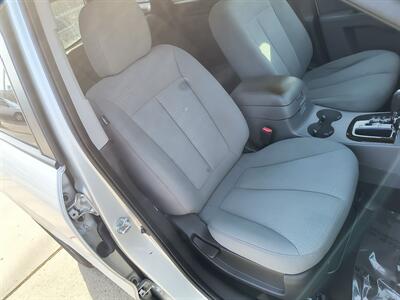 2012 Hyundai SANTA FE GLS   - Photo 9 - Pittsburgh, PA 15226