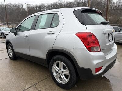 2017 Chevrolet Trax LS   - Photo 2 - Pittsburgh, PA 15226