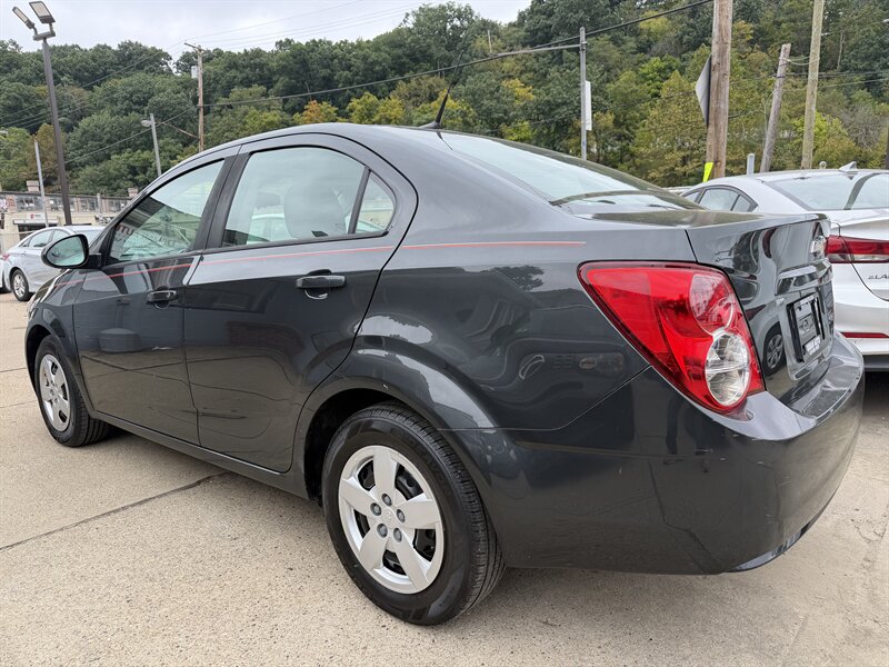 2014 Chevrolet Sonic LS Auto - Photo 2 - Pittsburgh, PA 15226