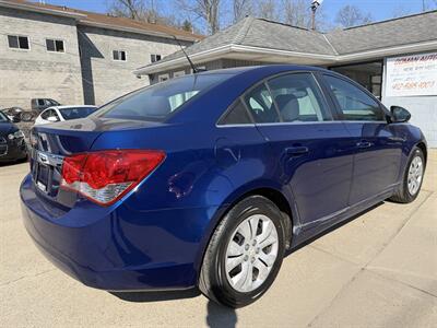 2012 Chevrolet Cruze LS   - Photo 4 - Pittsburgh, PA 15226