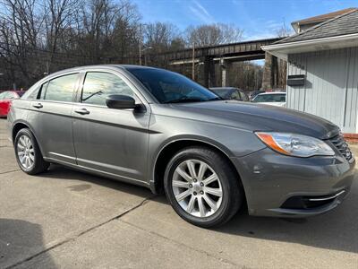 2012 Chrysler 200 Touring   - Photo 5 - Pittsburgh, PA 15226