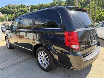 2019 Dodge Grand Caravan SXT   - Photo 2 - Pittsburgh, PA 15226