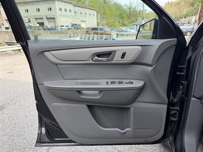 2016 Chevrolet Traverse LT   - Photo 13 - Pittsburgh, PA 15226