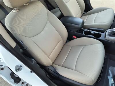 2016 Hyundai ELANTRA SE - Photo 9 - Pittsburgh, PA 15226