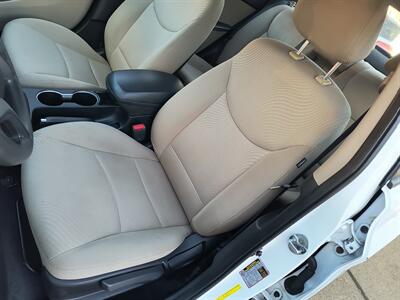 2016 Hyundai ELANTRA SE - Photo 8 - Pittsburgh, PA 15226