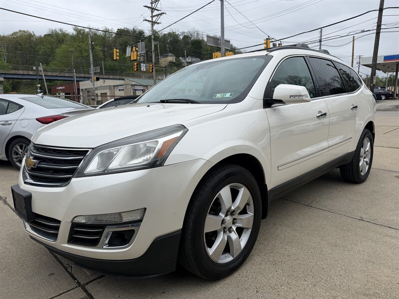 2014 Chevrolet Traverse LTZ   - Photo 1 - Pittsburgh, PA 15226