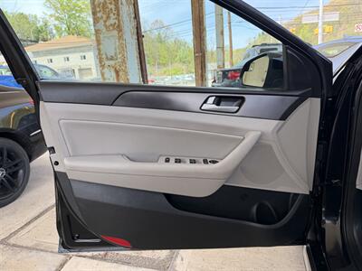 2015 Hyundai SONATA Sport   - Photo 17 - Pittsburgh, PA 15226