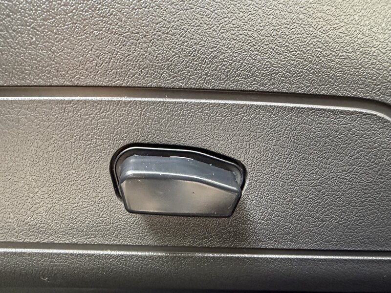2015 Jeep Compass High Altitude Editio - Photo 17 - Pittsburgh, PA 15226
