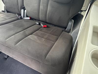 2015 Dodge Grand Caravan SXT   - Photo 16 - Pittsburgh, PA 15226