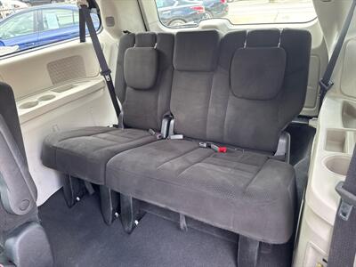 2015 Dodge Grand Caravan SXT   - Photo 15 - Pittsburgh, PA 15226