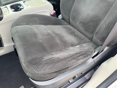 2015 Dodge Grand Caravan SXT   - Photo 9 - Pittsburgh, PA 15226