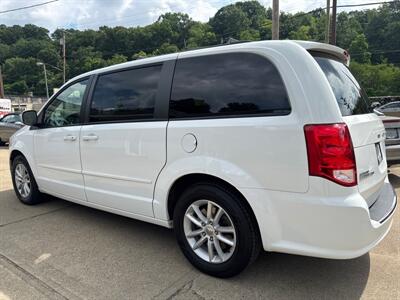 2015 Dodge Grand Caravan SXT   - Photo 2 - Pittsburgh, PA 15226