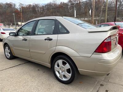 2007 Ford Focus ZX4 SES   - Photo 2 - Pittsburgh, PA 15226