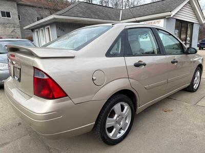 2007 Ford Focus ZX4 SES   - Photo 4 - Pittsburgh, PA 15226