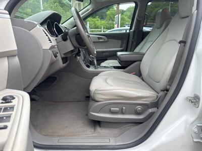 2010 Chevrolet Traverse LT   - Photo 10 - Pittsburgh, PA 15226