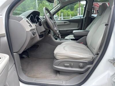 2010 Chevrolet Traverse LT   - Photo 8 - Pittsburgh, PA 15226