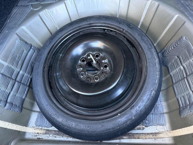 2012 Chevrolet Malibu LT - Photo 25 - Pittsburgh, PA 15226