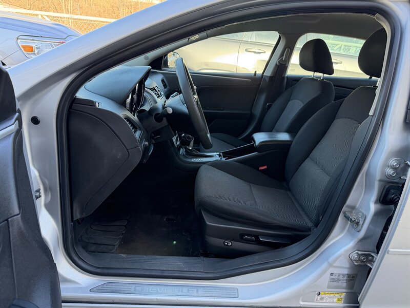 2012 Chevrolet Malibu LT - Photo 16 - Pittsburgh, PA 15226
