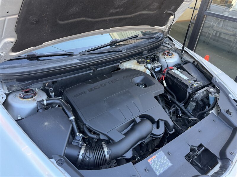 2012 Chevrolet Malibu LT - Photo 11 - Pittsburgh, PA 15226