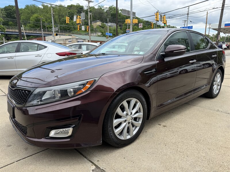 2015 Kia Optima LX AT's photo
