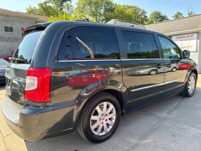 2012 Chrysler Town & Country Touring-L   - Photo 4 - Pittsburgh, PA 15226