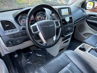 2012 Chrysler Town & Country Touring-L   - Photo 7 - Pittsburgh, PA 15226