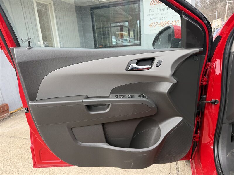 2014 Chevrolet Sonic LT Auto - Photo 13 - Pittsburgh, PA 15226