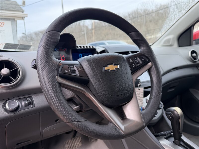 2014 Chevrolet Sonic LT Auto - Photo 15 - Pittsburgh, PA 15226