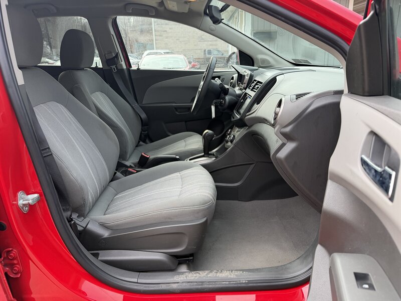 2014 Chevrolet Sonic LT Auto - Photo 21 - Pittsburgh, PA 15226