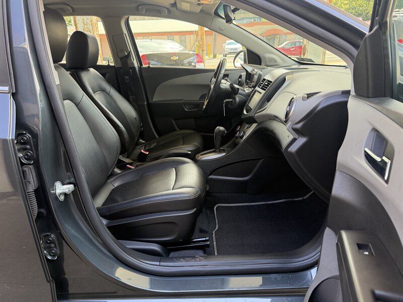 2013 Chevrolet Sonic LTZ Auto - Photo 28 - Pittsburgh, PA 15226