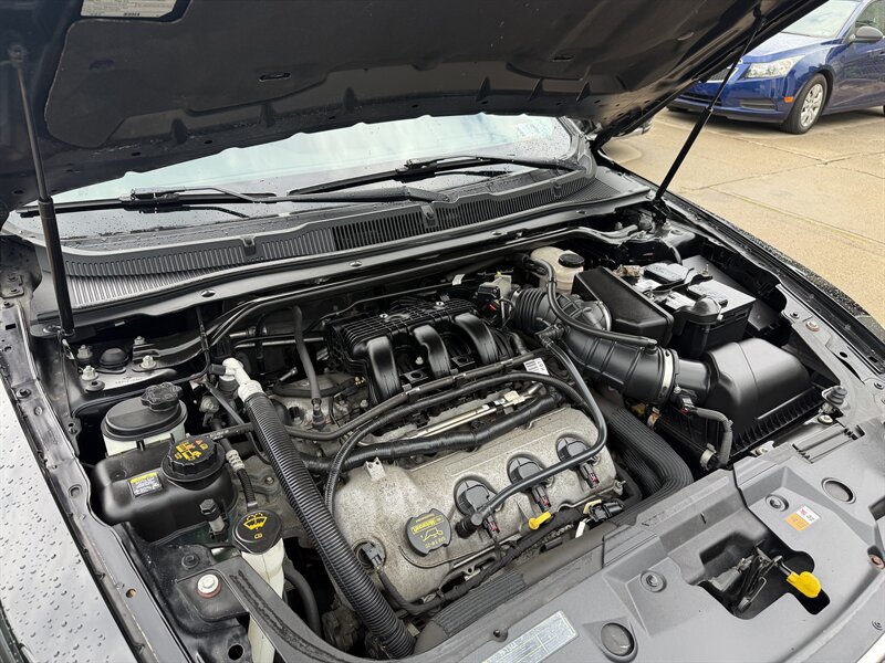 2011 Ford Taurus SEL - Photo 13 - Pittsburgh, PA 15226